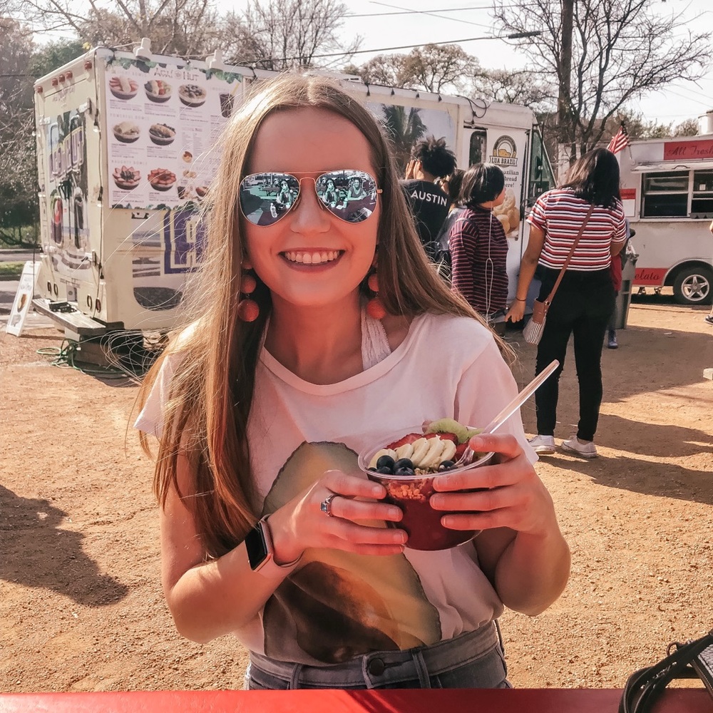 Meet your posher, Cecilia